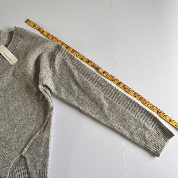 NWT Newbury Kustom V Neck Wool Blend Gray Sweater Unique Cut Out Hem Size Large - Picture 7 of 12